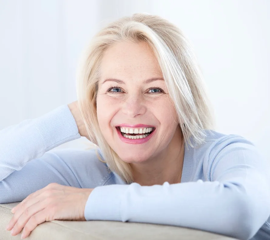 Zahnimplantate in Bad Homburg Premium Titan & Keramik Implantate mit 3D Implantologie